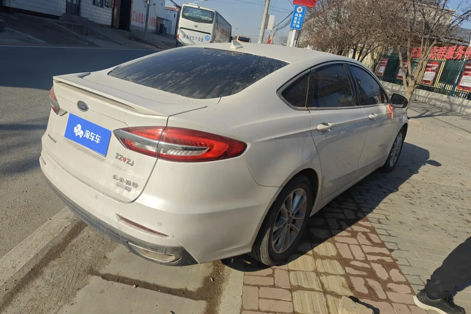 Ford Mondeo Mondeo EcoBoost 180 Fashion Edition 2022 — миниатюра 3
