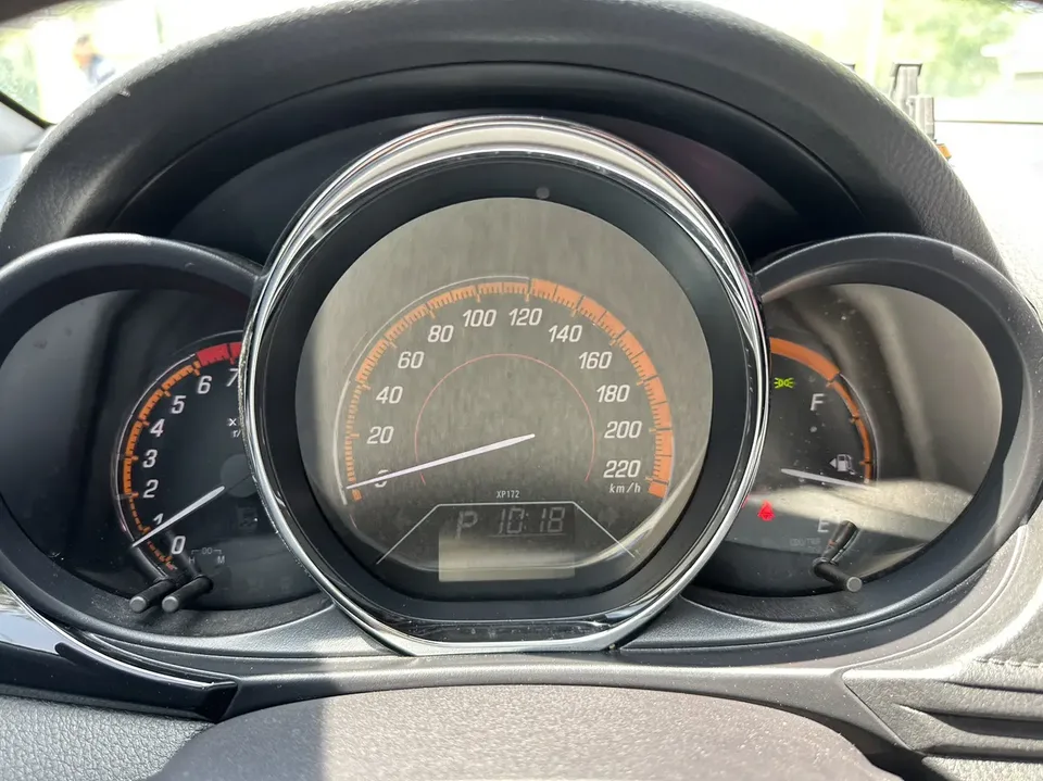 Toyota Yaris L YARiS L Zhixuan 2022 Zhixuan X 1.5L CVT luxury PLUS version 2022 — миниатюра 3
