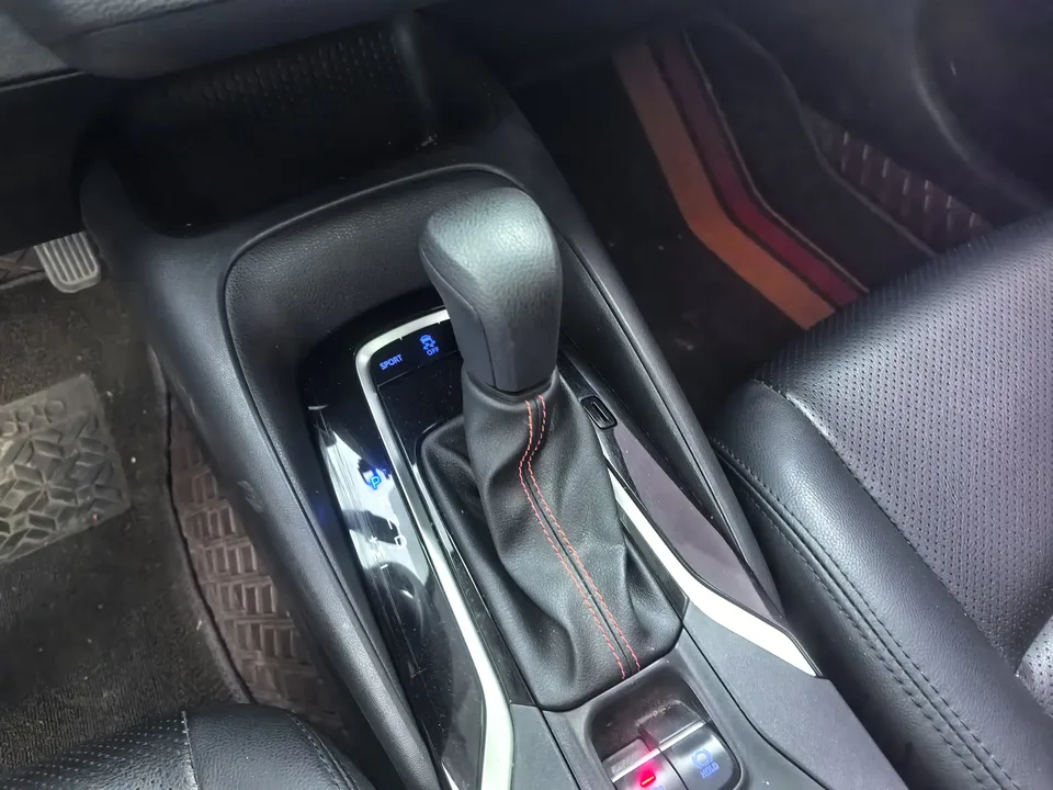Toyota Corolla 1.2T S-CVT Elite PLUS Edition 2023 — миниатюра 3