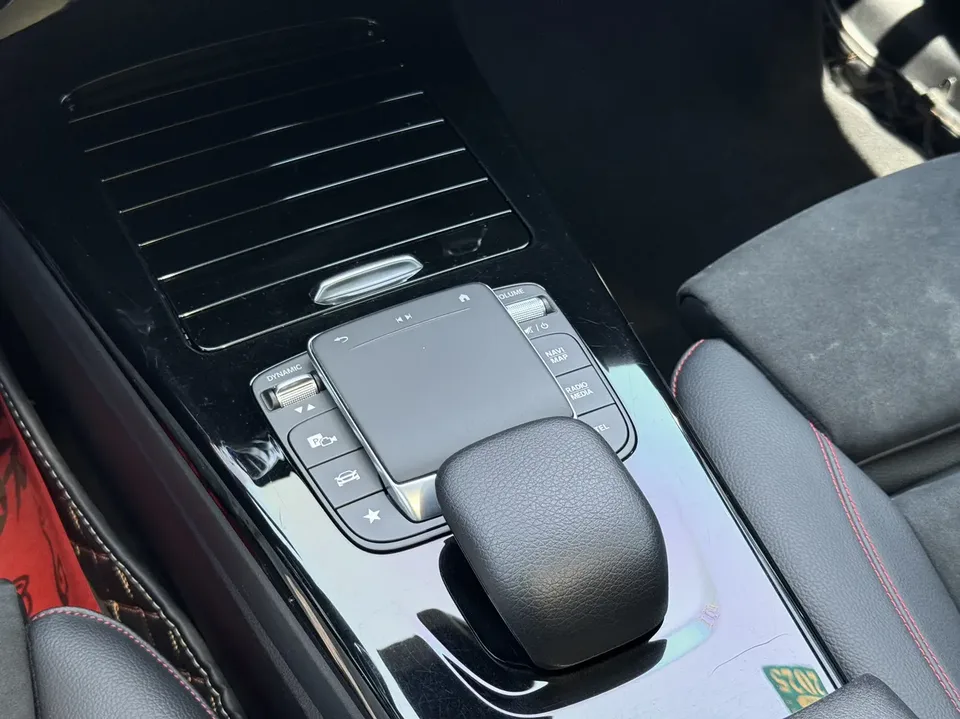 Mercedes-Benz CLA (Imported) Mercedes-Benz CLA 2023 CLA 200 4MATIC four-door coupe 2023 — миниатюра 3