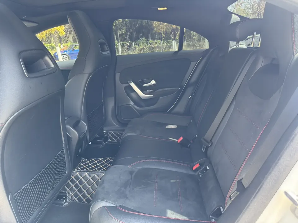 Mercedes-Benz CLA (Imported) Mercedes-Benz CLA 2023 CLA 200 4MATIC four-door coupe 2023 — миниатюра 5