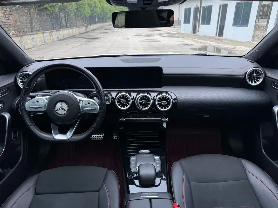 Mercedes-Benz CLA (Imported) Mercedes-Benz CLA 2022 CLA 200 four-door coupe 2022 — миниатюра 4