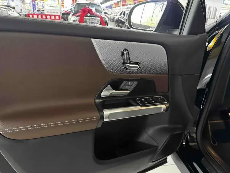 Mercedes-Benz GLB-Class Mercedes-Benz GLB 2022 facelift GLB 200 Dynamic 2023 — миниатюра 3