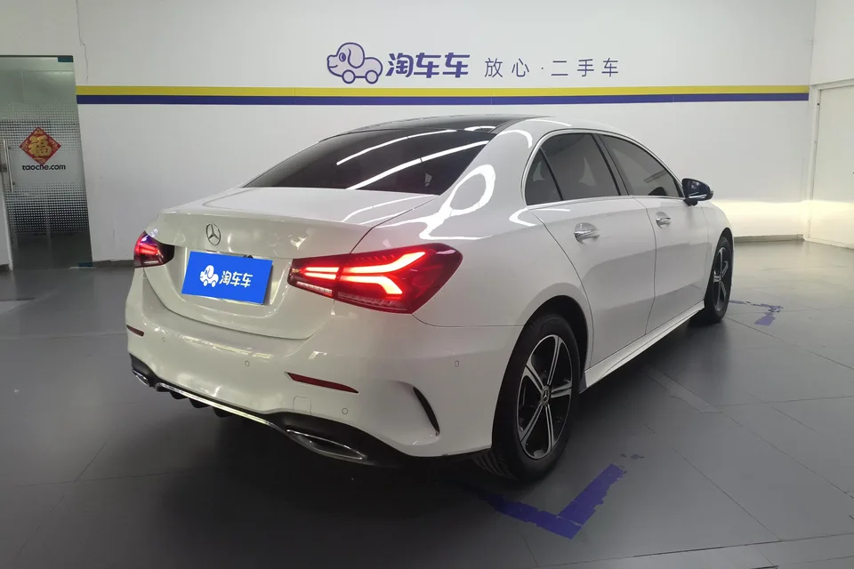 Mercedes-Benz Mercedes Benz A Class second facelift A 200 L sports sedan fashion version 2023 — миниатюра 3