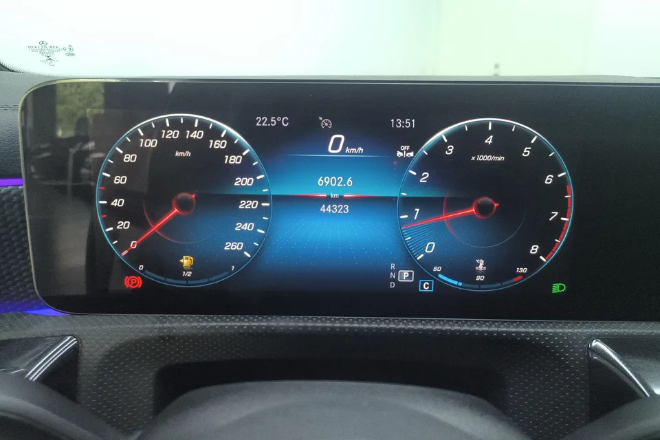 Mercedes-Benz Mercedes Benz A Class second facelift A 200 L sports sedan fashion version 2023 — миниатюра 4