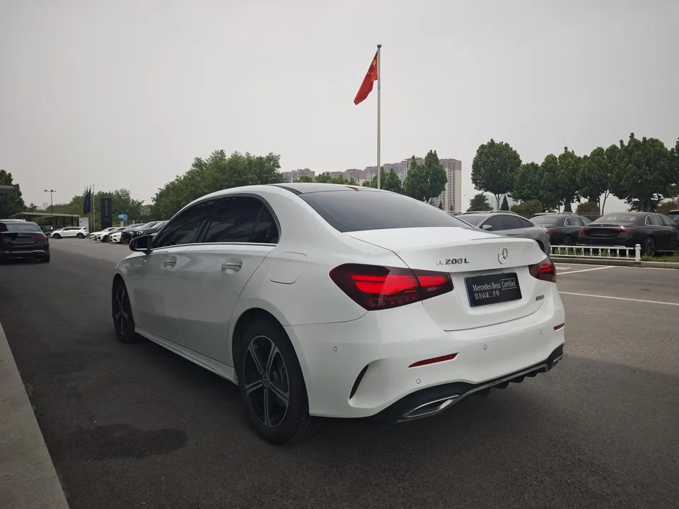 Mercedes-Benz Mercedes Benz A Class A 200 L Fashion Edition 2025 — миниатюра 2