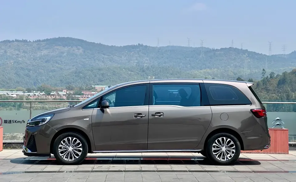 Buick GL8 Buick GL8 2022 Land Business Class 652T Smart Luxury 2022 — миниатюра 4