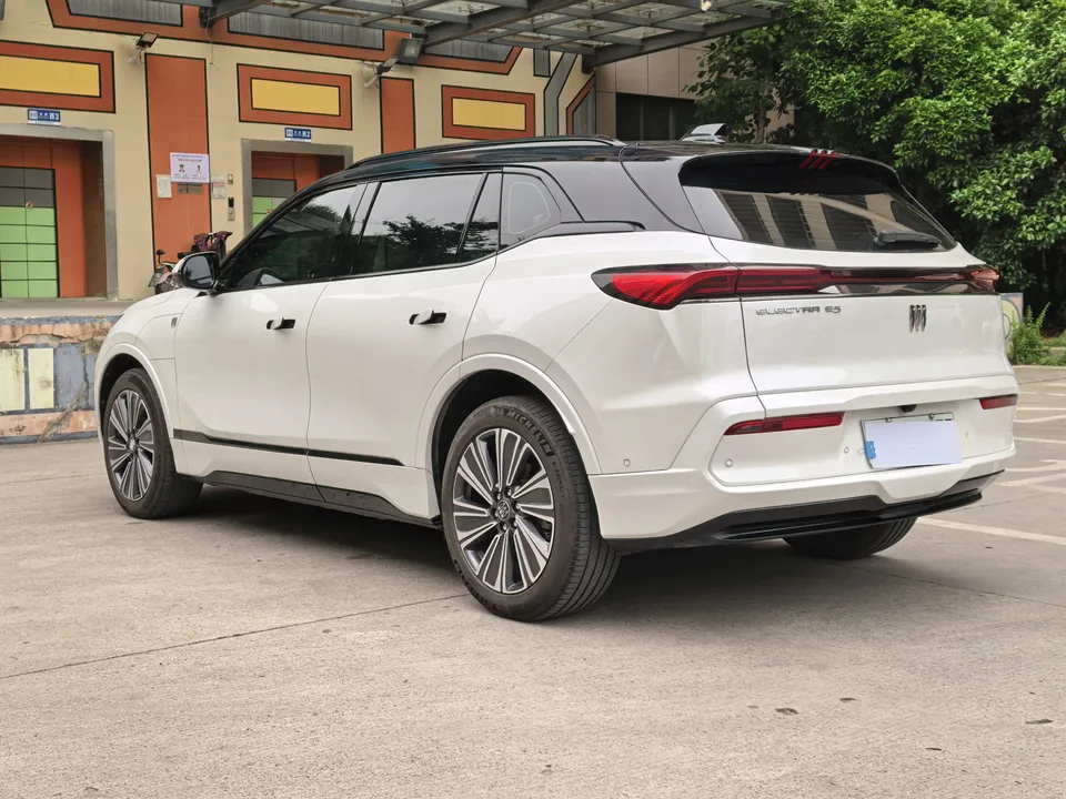 Buick E5 Premium Standard Range Edition 2024 — миниатюра 2