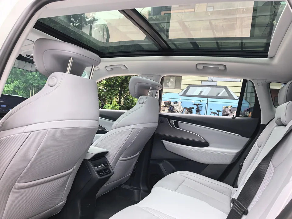 Buick E5 Premium Standard Range Edition 2024 — миниатюра 5