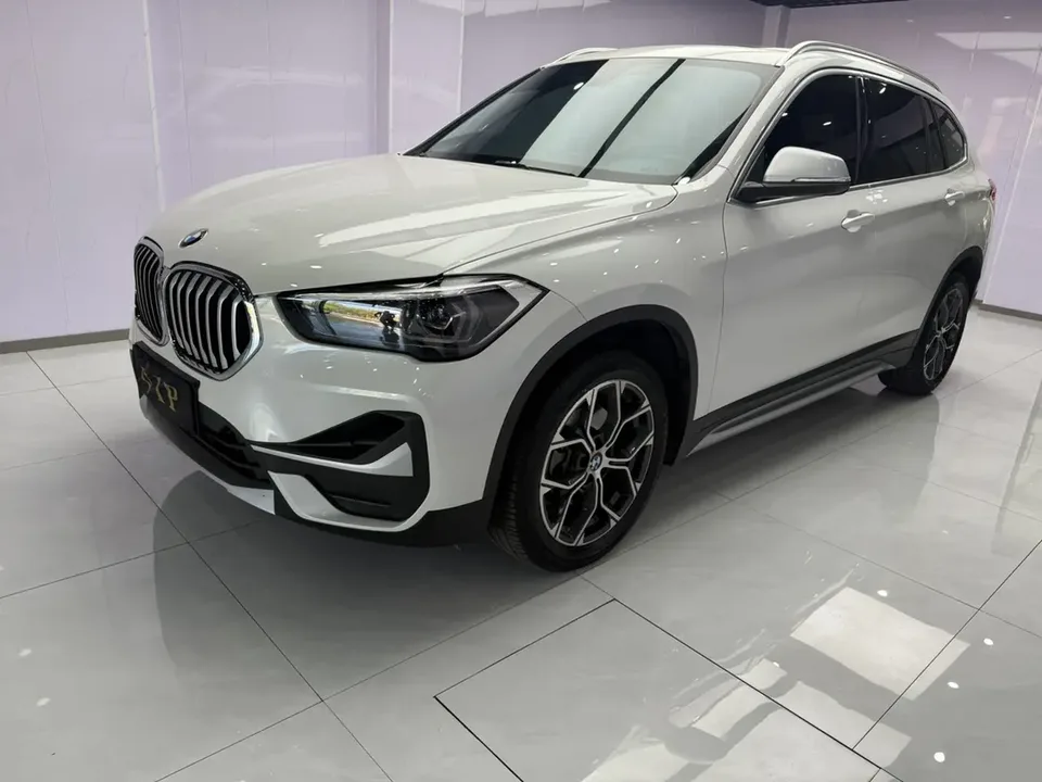 BMW X1 X1 2022 BMW X1 2022 sDrive20Li Fashion Edition 2022 — photo 1, buy with delivery to Moscow
