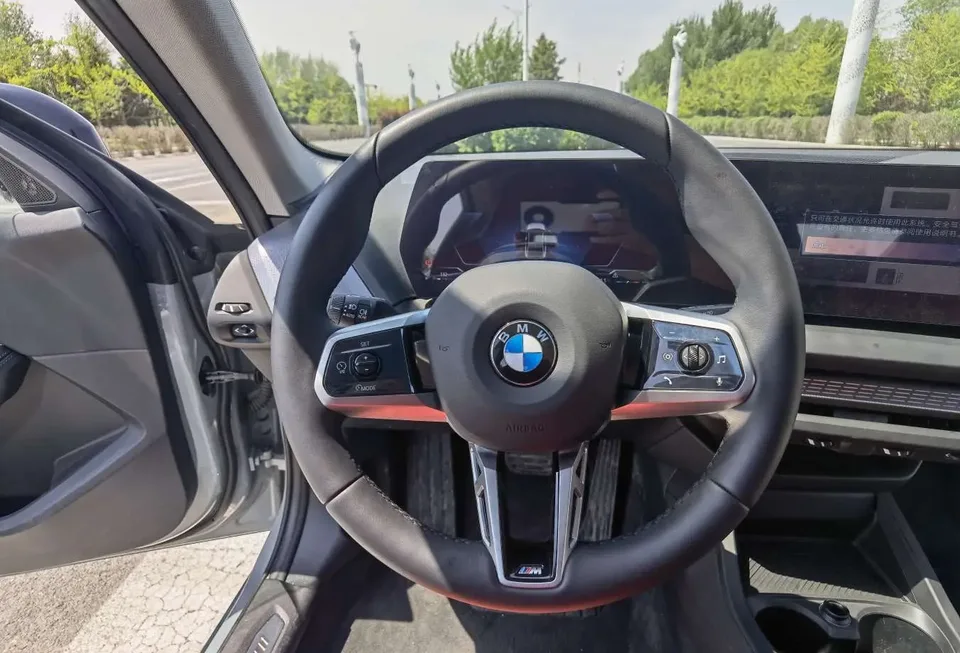 BMW 2 Series 225L M Sport Night Edition 2025 — миниатюра 4