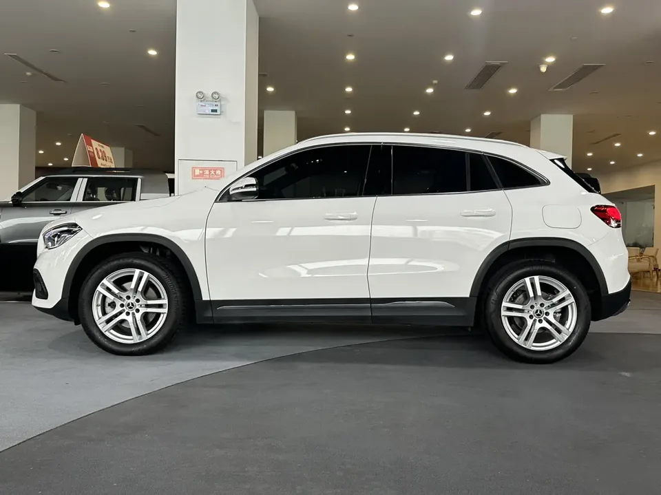 Mercedes-Benz GLA 2024