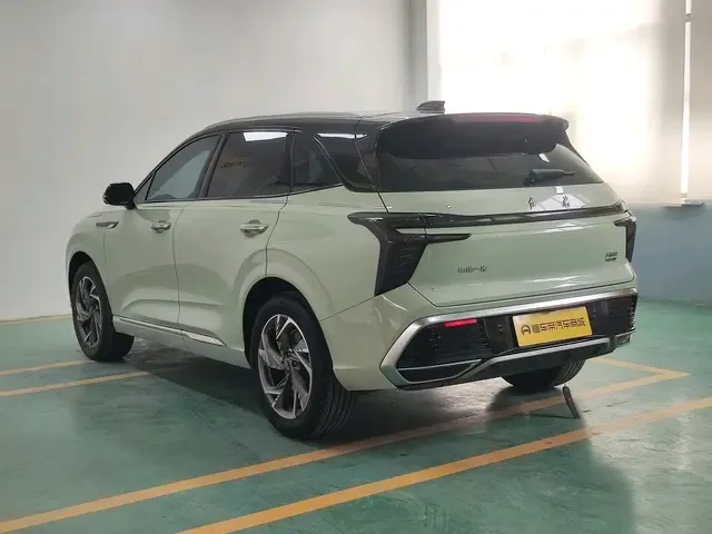 Hongqi HS3 2.0T available version 2023 — миниатюра 2