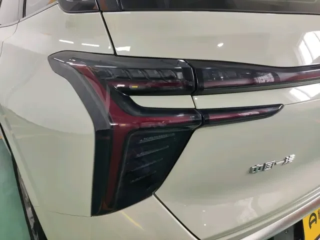Hongqi HS3 2.0T available version 2023 — миниатюра 4