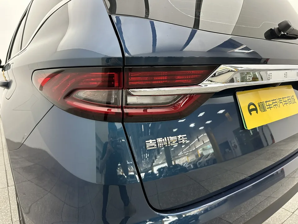 Geely Jiaji PHEV Jiaji PHEV 2022 1.5TD PHEV Platinum model 82km luxury model 2022 — миниатюра 4