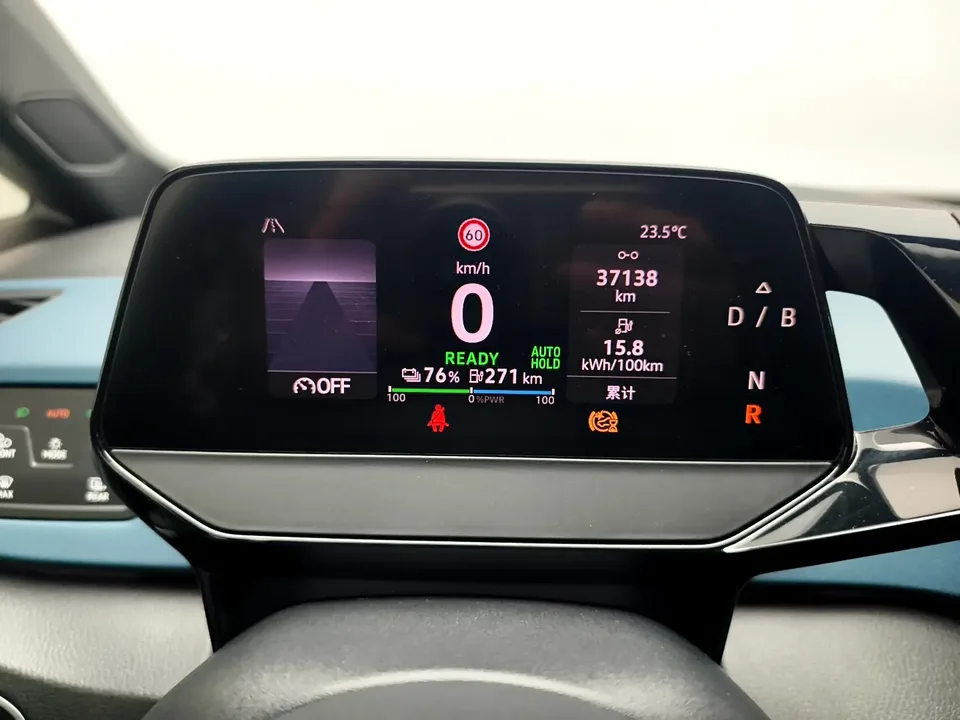 Volkswagen ID.3 Extremely Intelligent Edition 2022 — миниатюра 5