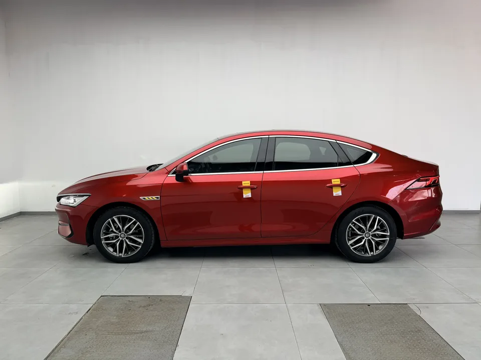 BYD Qin PLUS EV 2022