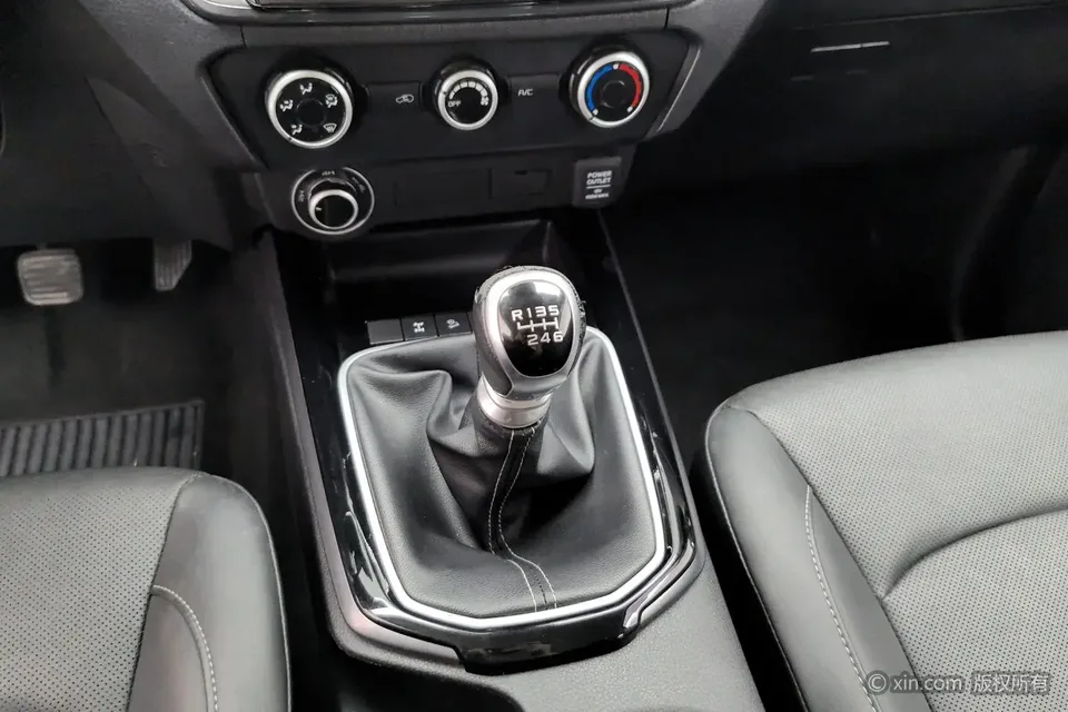 Isuzu D-Max D-MAX 2021 1.9T manual 4WD diesel Global Dynamic RZ4E 2023 — thumbnail 4