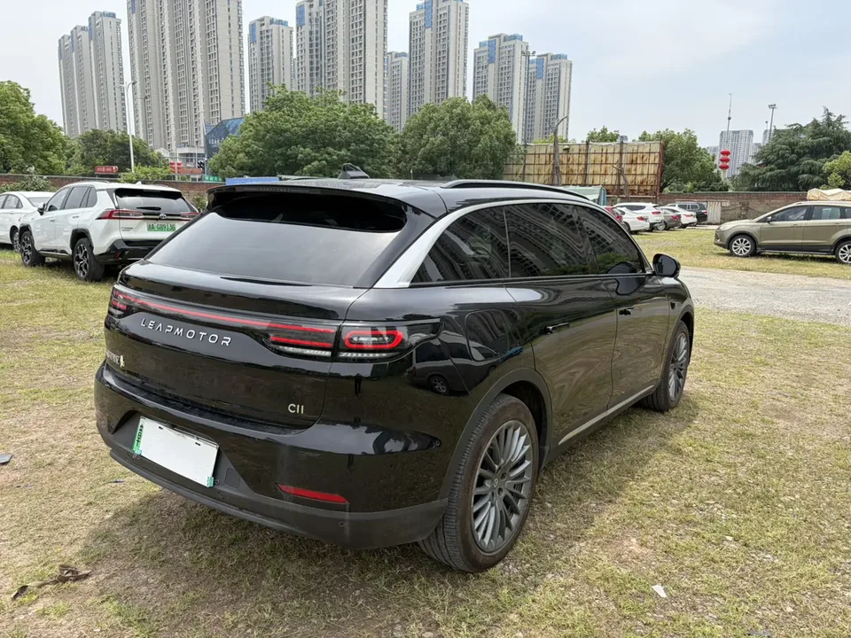 Leapmotor Zero running C11 Extended Range 300 Premium Edition 2025 — миниатюра 4