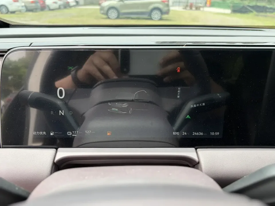 Leapmotor Zero running C11 Extended Range 300 Premium Edition 2025 — миниатюра 5