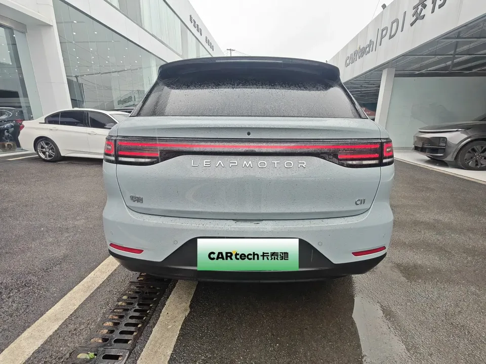 Leapmotor Zero running C11 Leapmotor C11 2026 Pure Electric Version 640 LiDAR Version 2025 — миниатюра 4
