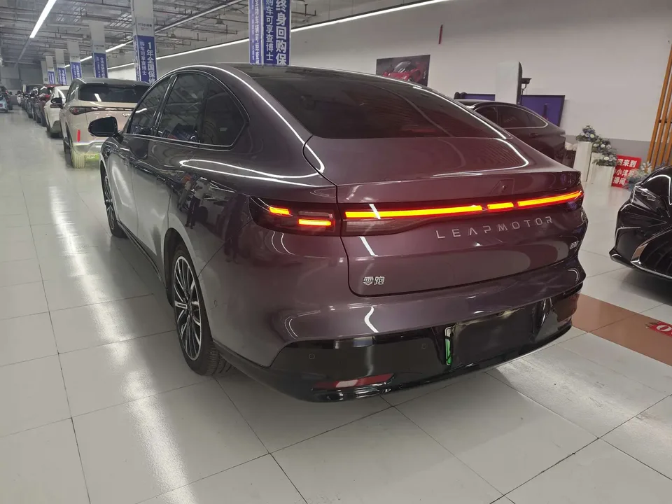 Leapmotor Leap running B01 550 LiDAR Edition 2025 — миниатюра 4