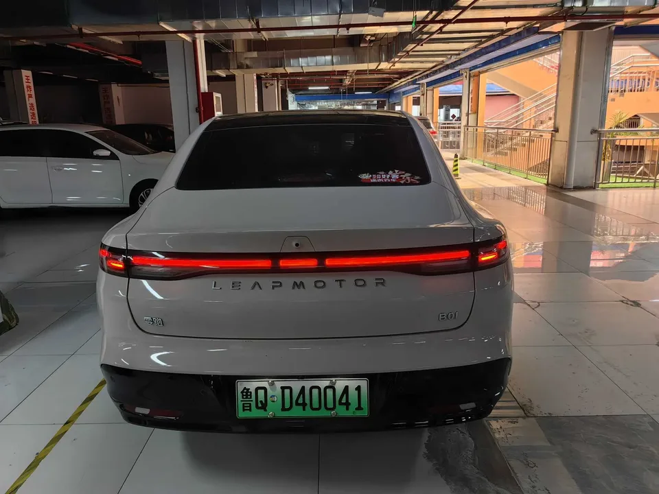 Leapmotor Leap running B01 650 LiDAR Edition 2025 — миниатюра 4