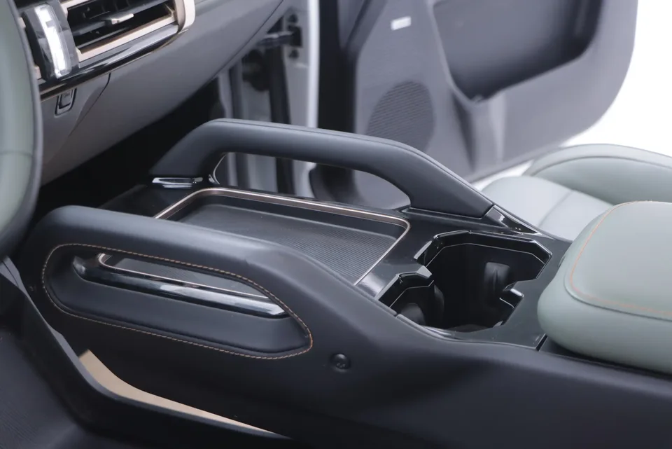iCAR 03 two-wheel drive standard advanced version 2025 — миниатюра 3