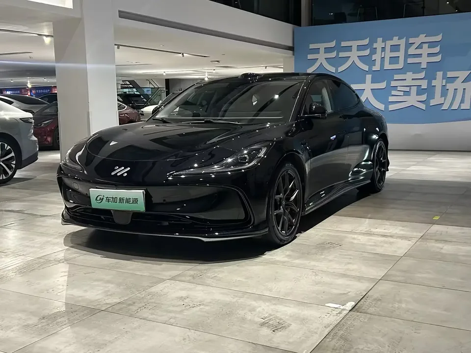 Zhiji L6 2025