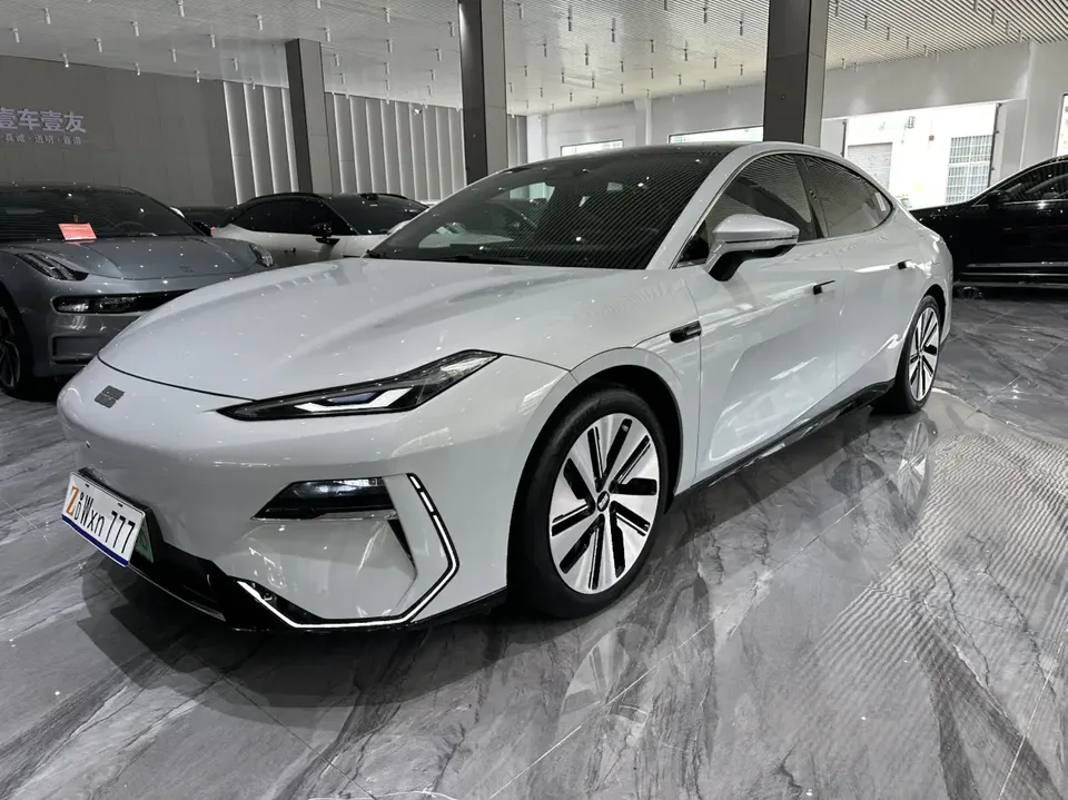 Geely Galaxy E8 2024