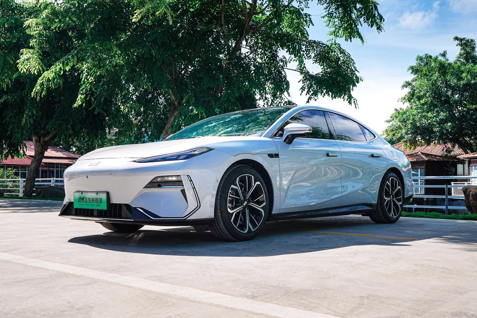Geely Galaxy E8 2025