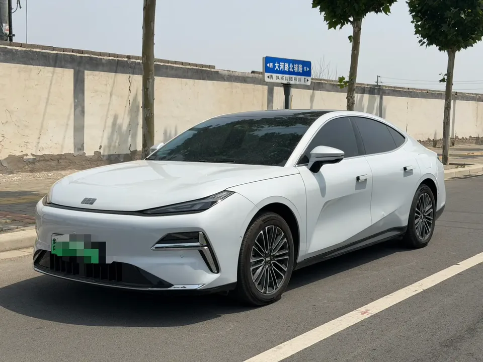 Geely Galaxy Star 8 PHEV 2025