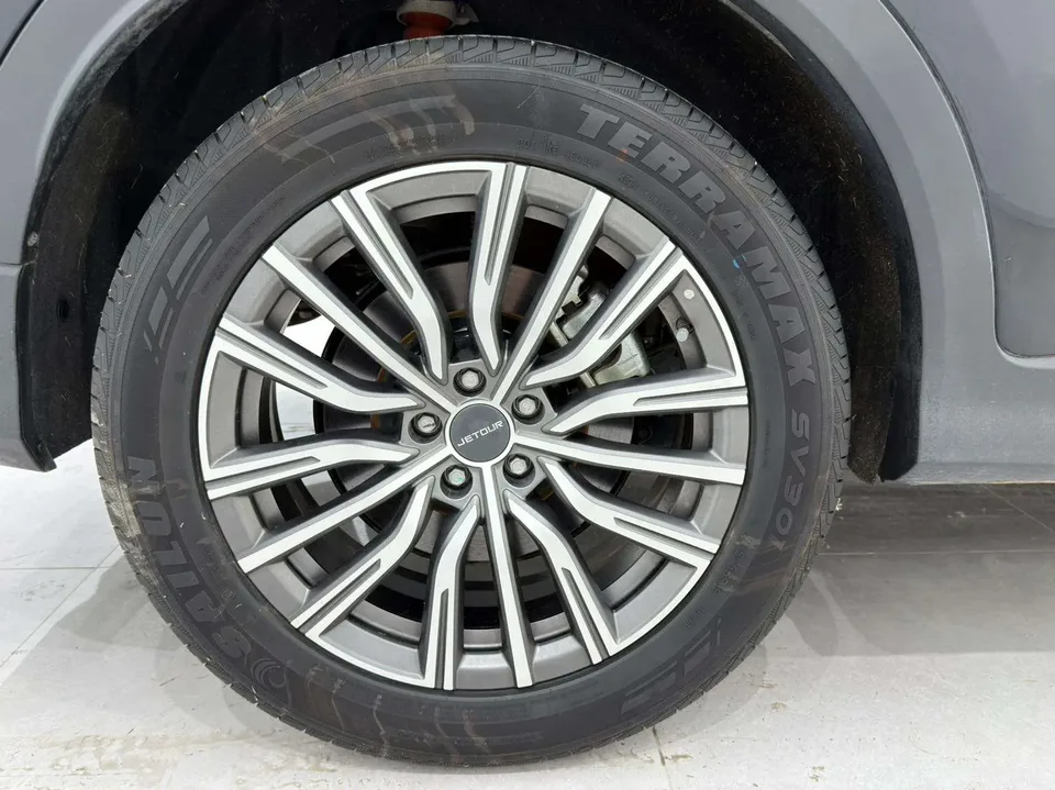 Jetour Jietu X70 PLUS Champion Edition 1.5T DCT Champion MAX 7 Seaters 2025 — миниатюра 3