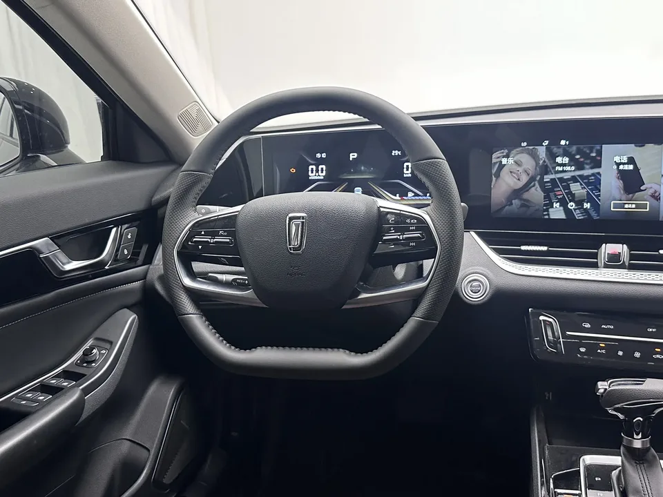 FAW Bestune B70 Bestune B70 2025 Dragon Glory Edition 1.5T Quality Edition 2025 — миниатюра 4