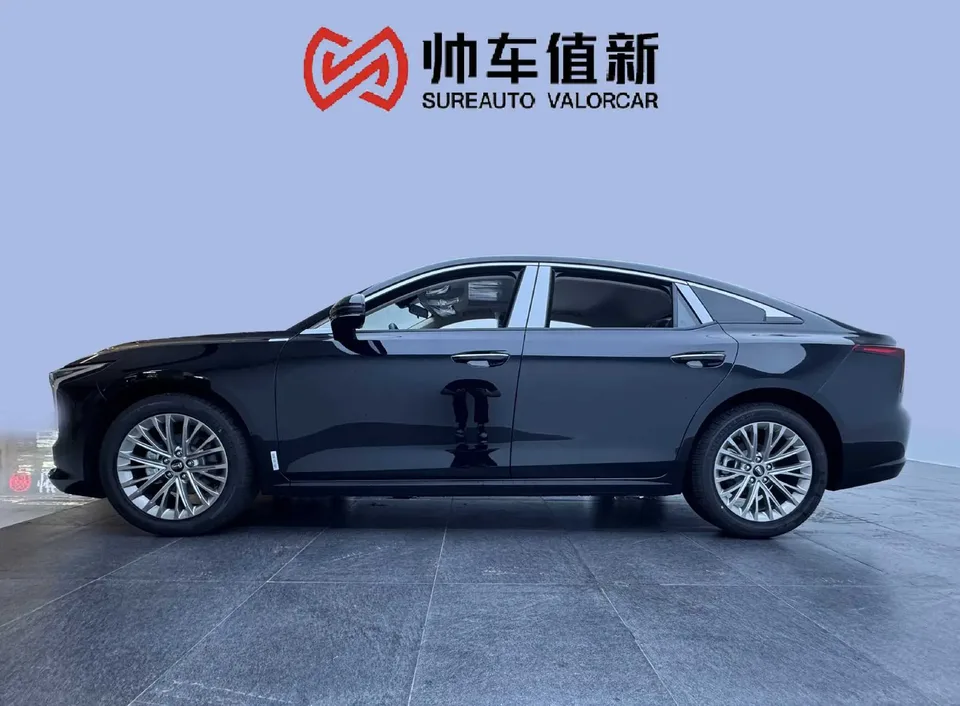 FAW Bestune B70 Bestune B70 2025 Dragon Glory Edition 1.5T Enjoyment Edition 2026 — миниатюра 2