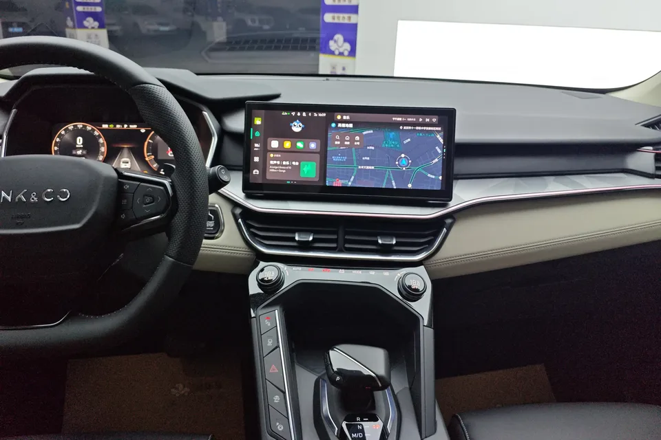 Lynk & Co 06 Lynk & Co 06 2023 Remix 1.5T Shero 2023 — миниатюра 2