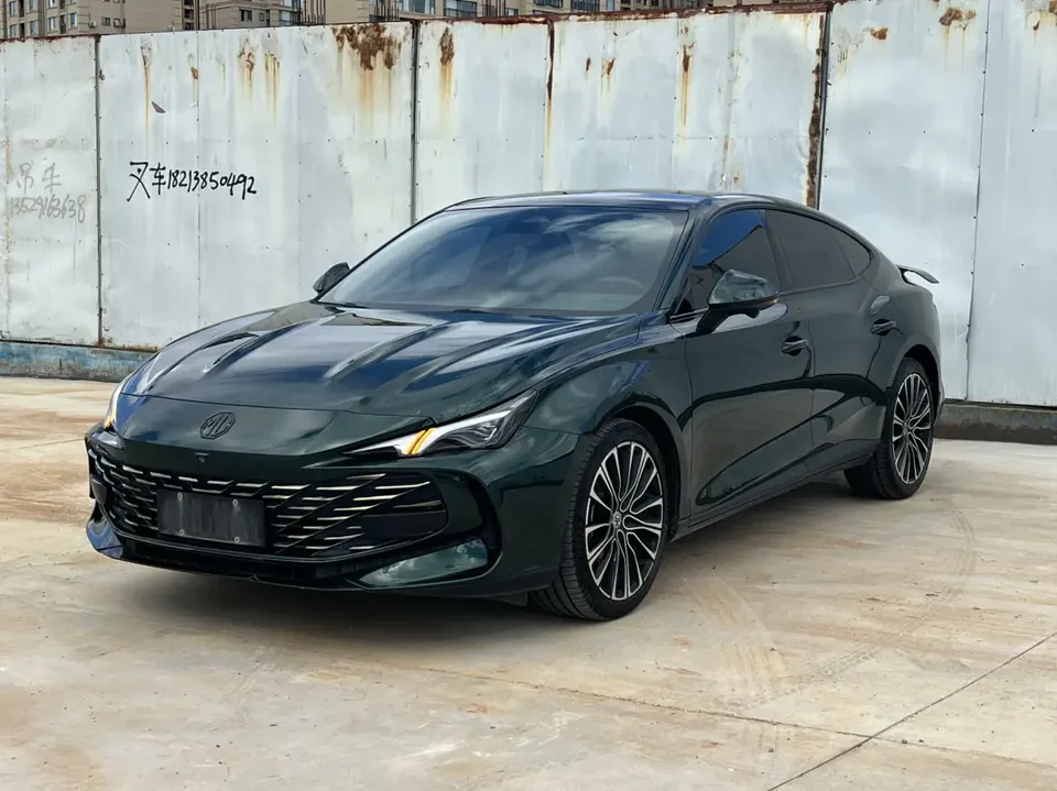 MG 7 MG7 2023 2.0T Automatic Beauty Hunter Luxury Edition 2024 — photo 1, buy with delivery to Moscow