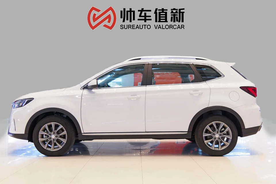 Roewe RX5 Roewe RX5 2023 PLUS 330TGI Automatic Trend Smart Edition 2025 — миниатюра 3