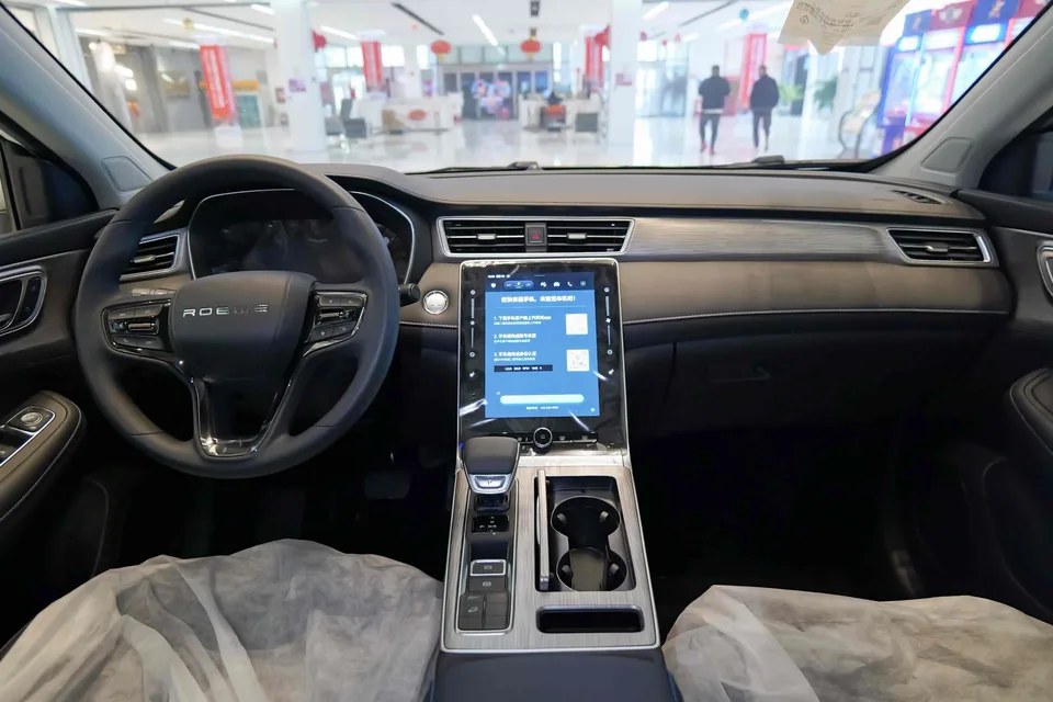 Roewe RX5 Roewe RX5 2023 PLUS 330TGI Automatic Trend Smart Edition 2025 — миниатюра 4
