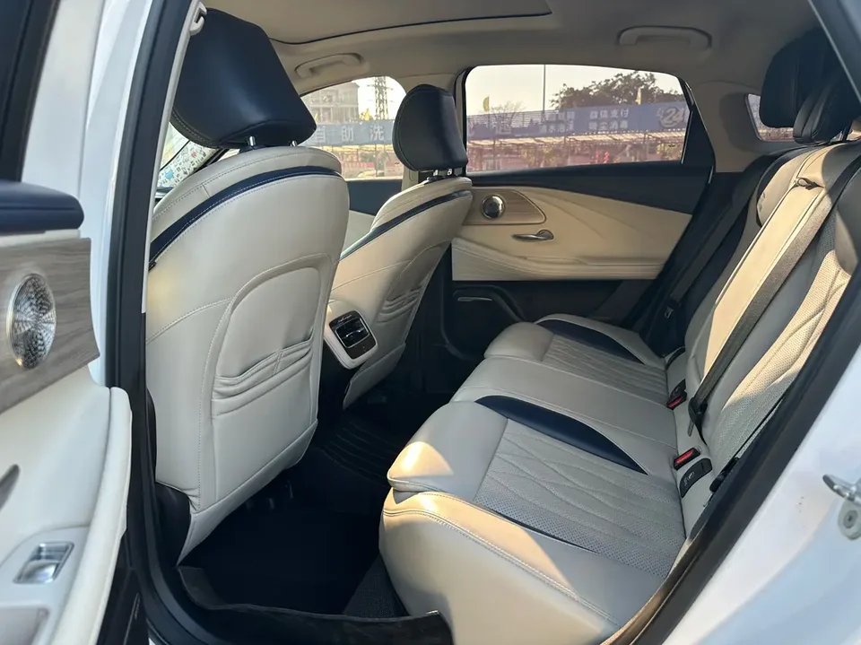 Chery Arrizo 8 1.6TGDI DCT Elegant 2023 — миниатюра 5