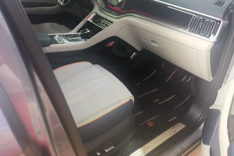 BYD Song PLUS DM DM-i Champion Edition 110KM Flagship PLUS 2023 — миниатюра 4
