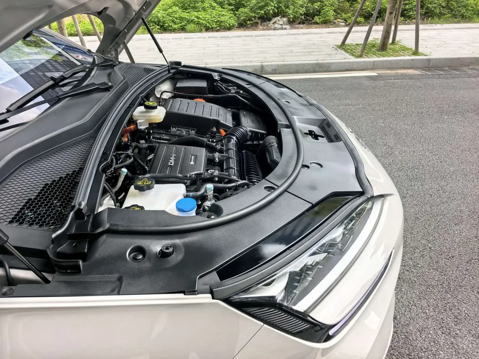 BYD Song PLUS DM Intelligent Driving Edition DM-i 112KM Premium Edition 2025 — миниатюра 5