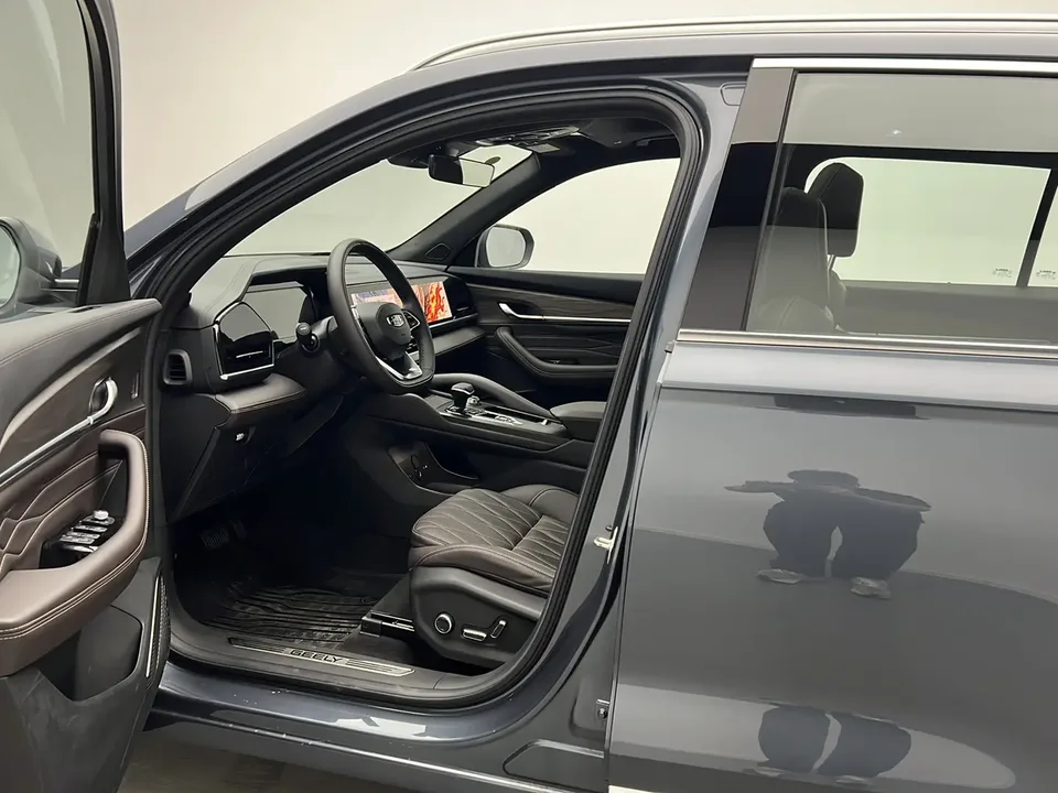 Geely Monjaro 2.0TD 2WD Xingyun Edition 2025 — миниатюра 4