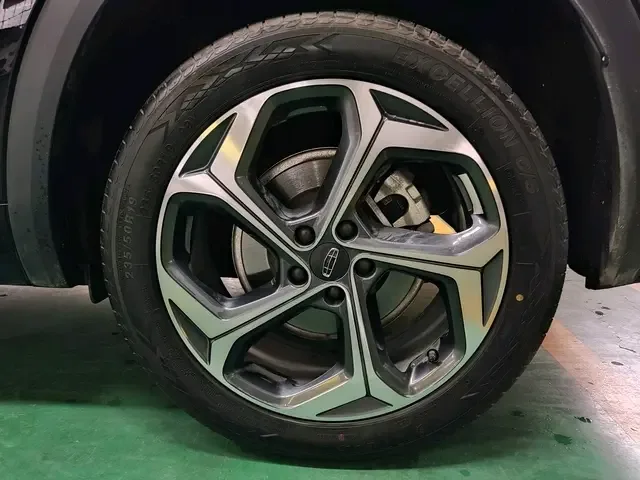 Geely Monjaro 2.0TD DCT EVO 2WD Changfeng Edition 2024 — миниатюра 3