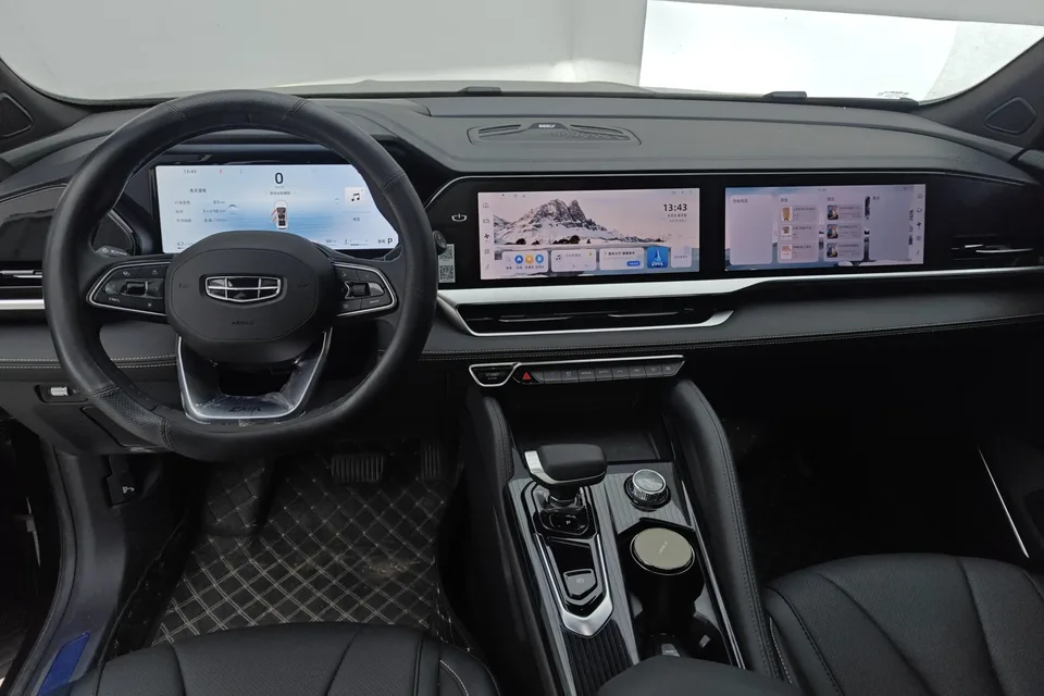 Geely Monjaro 2.0TD DCT EVO 2WD Changfeng Edition 2025 — миниатюра 3