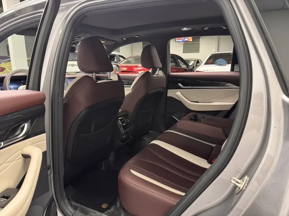 Geely Monjaro 2.0TD DCT EVO two-wheel drive 2025 — миниатюра 3