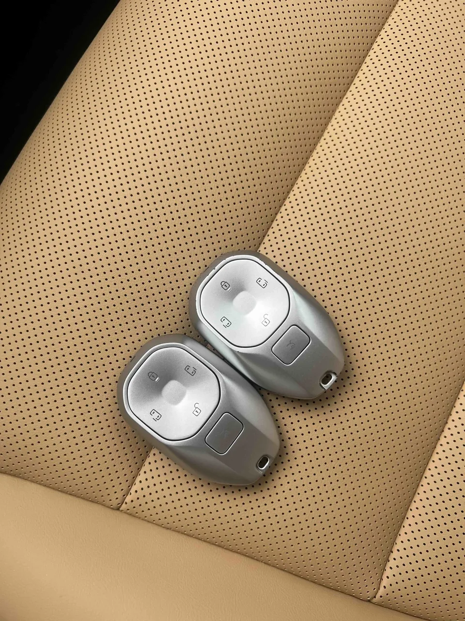 GAC Trumpchi E8 PHEV Trumpchi E8 PHEV 2024 2.0ATK 150km MAX version 2024 — миниатюра 2