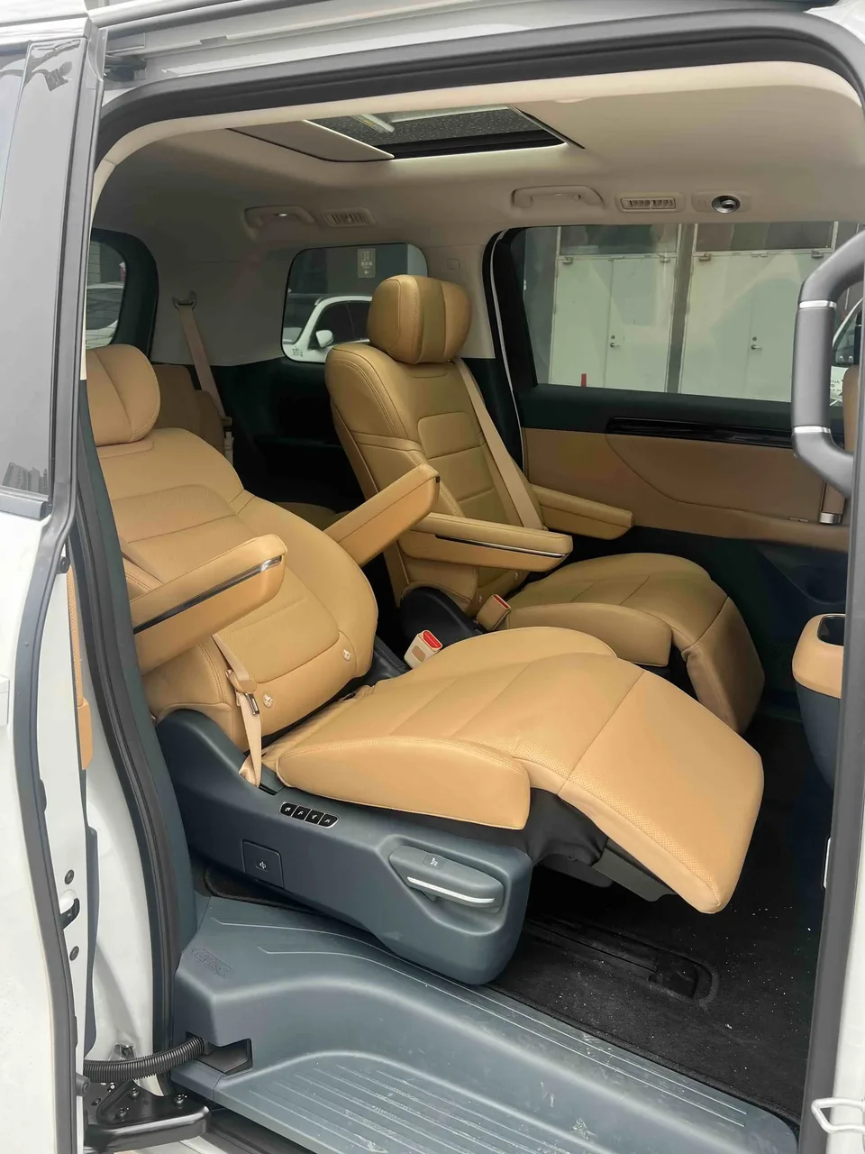 GAC Trumpchi E8 PHEV Trumpchi E8 PHEV 2024 2.0ATK 150km MAX version 2024 — миниатюра 5