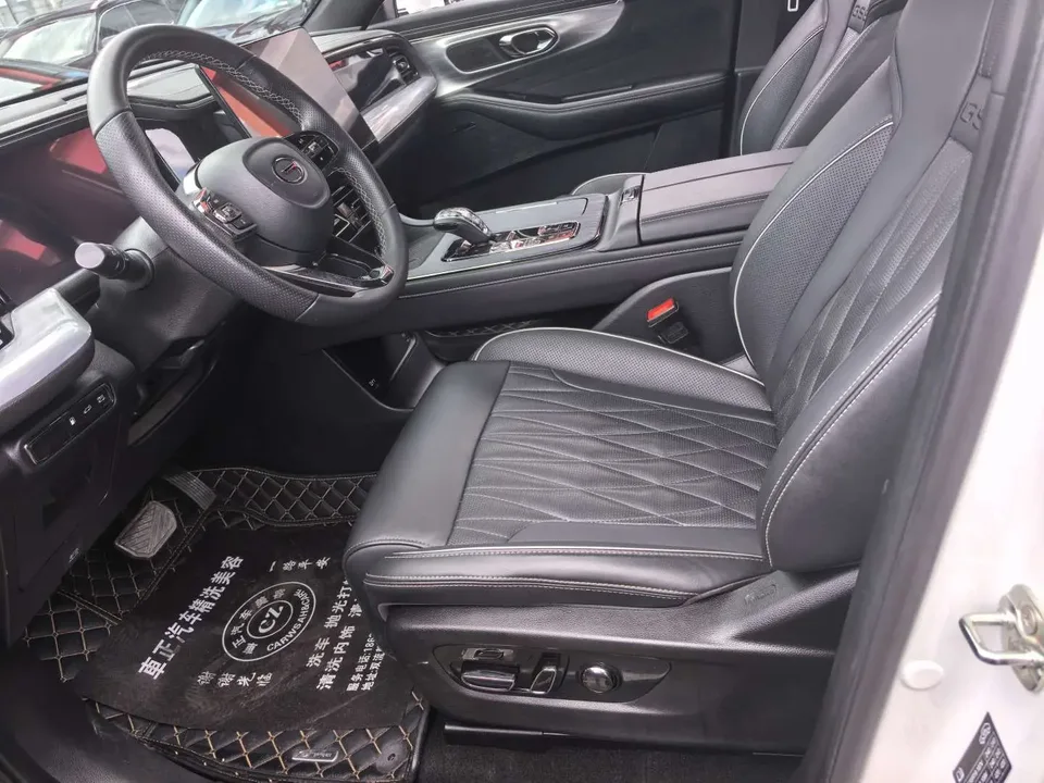 GAC Trumpchi GS8 Trumpchi GS8 2022 Pilot Series 2.0TGDI 2WD Premium Edition 7 Seaters 2023 — миниатюра 3