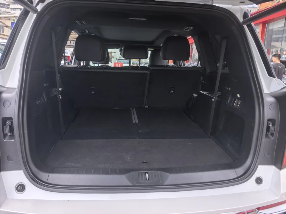 GAC Trumpchi GS8 Trumpchi GS8 2022 Pilot Series 2.0TGDI 2WD Premium Edition 7 Seaters 2023 — миниатюра 4